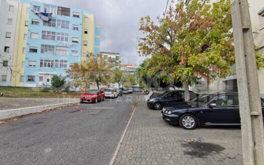 Apartamento T3 para remodelar a gosto