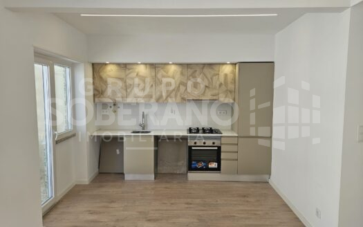 Apartamento T2 remodelado em Almada